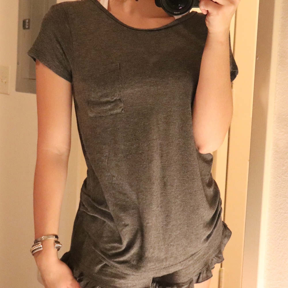 soft grey tee with zipper on shoulders
